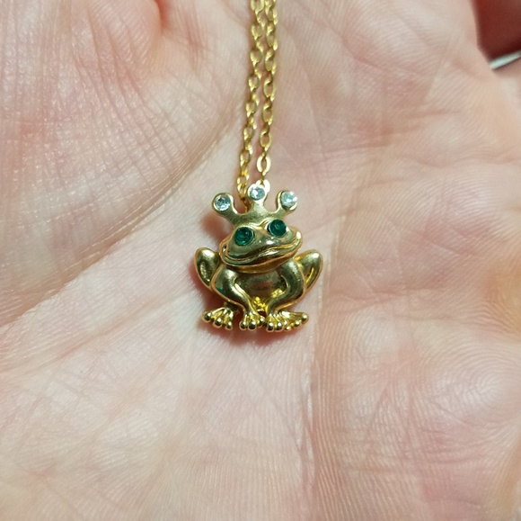 Whimsical gold rhinestone frog pendant necklace - Picture 4 of 5